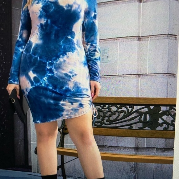 𝅺BEAUTIFUL Blue Tie Dye Dress.   🎉HP 7/11🎉 - Picture 3 of 12